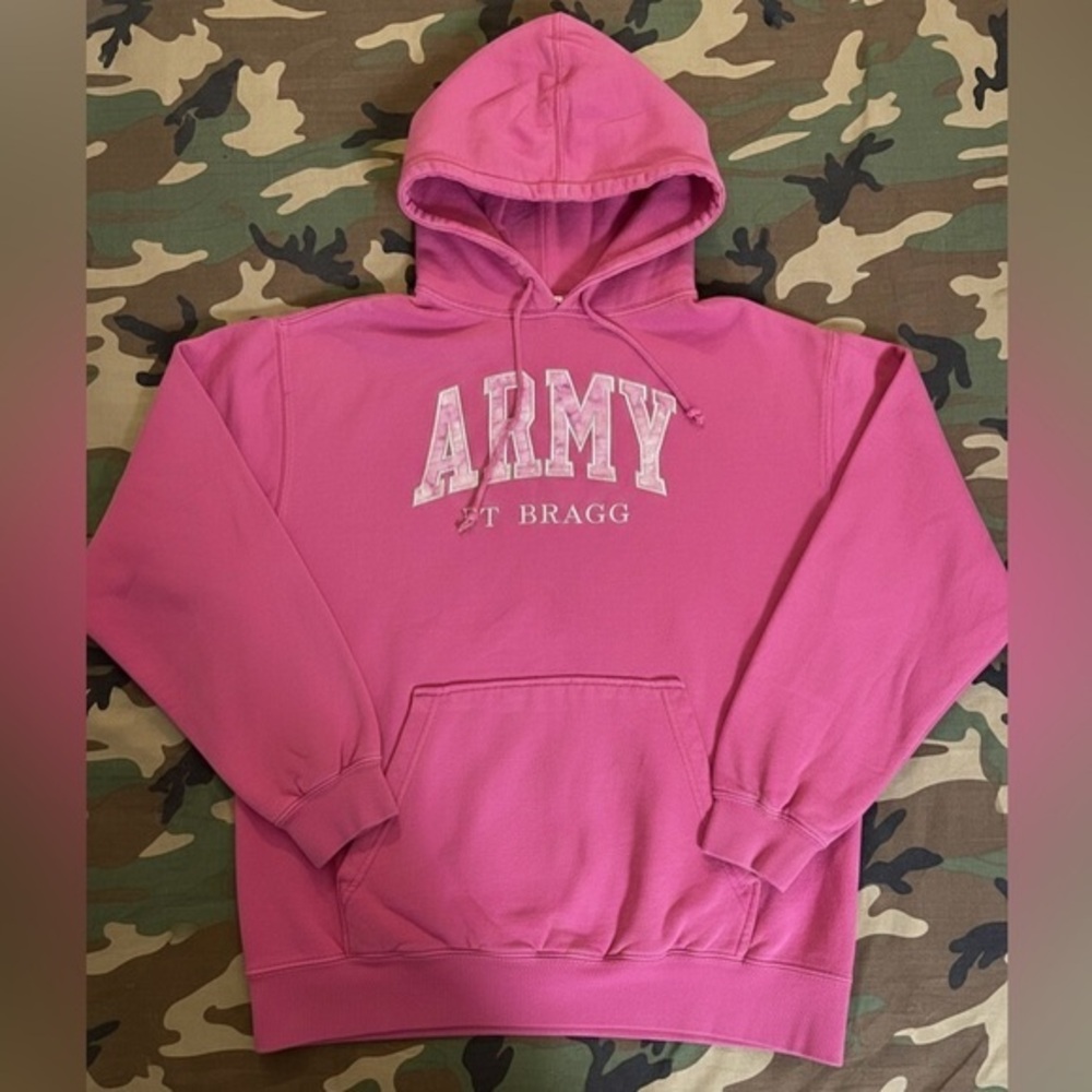 VTG Embroidered ARMY Fort Brag Hoodie